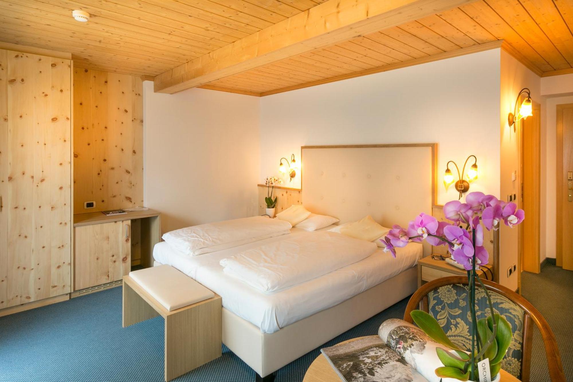 Diamant Spa Resort Santa Cristina Val Gardena Rum bild