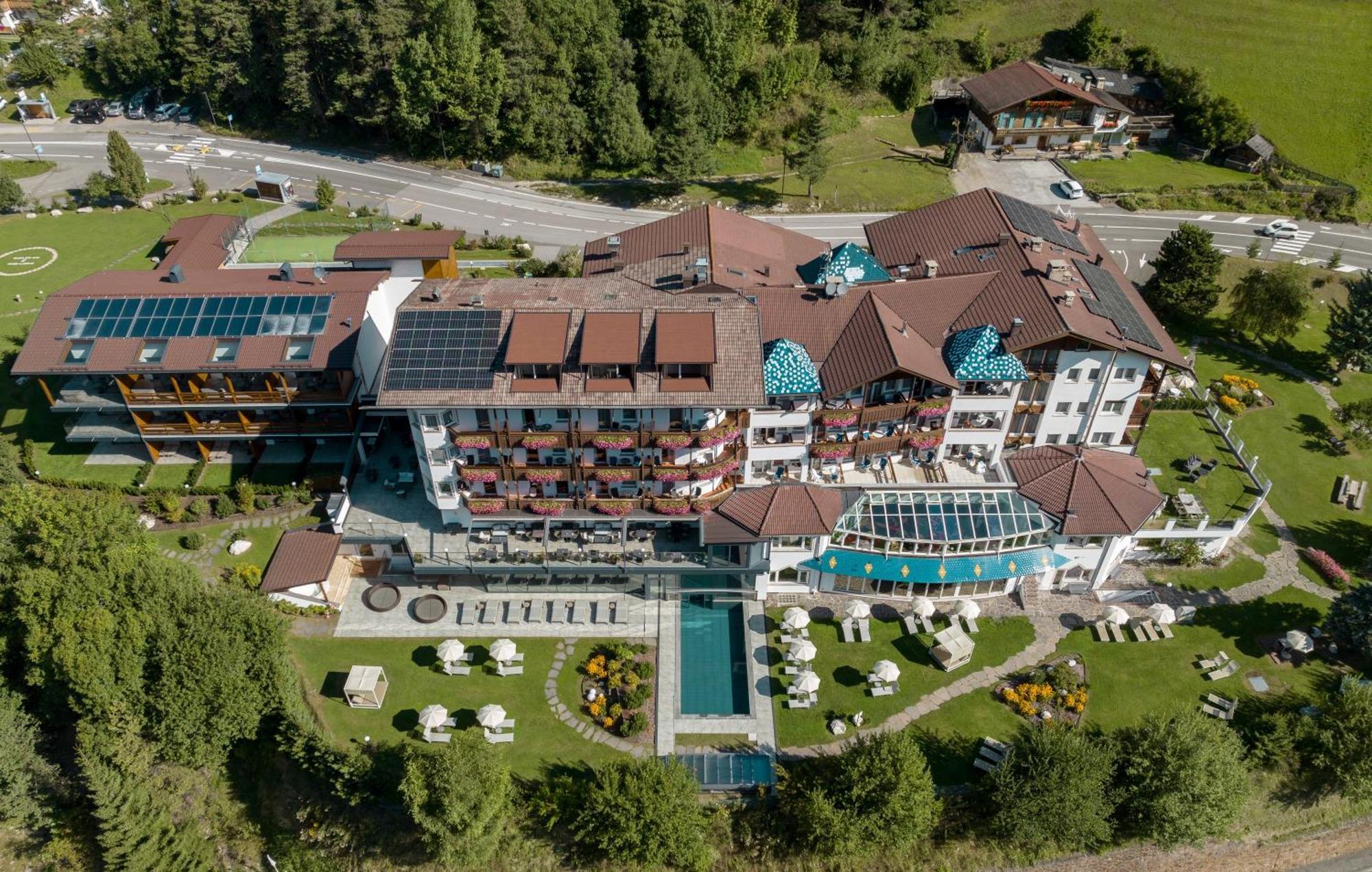 Diamant Spa Resort Santa Cristina Val Gardena Exteriör bild